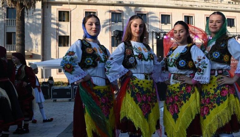 HASI TRIUMFON NË LUSHNJE/ Shpallet grupi më i mirë artistik në Festivalin Folklorik Tipologjik Kombëtar