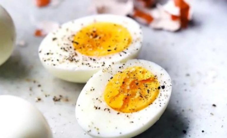 E DINIT? Ja çfarë ndodh nëse hani çdo ditë vezë të ziera