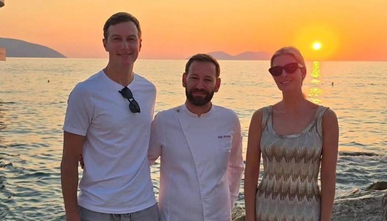 FOTOLAJM/ Ndërtimi i resortit luksoz në Sazan, Kushner dhe Ivanka Trump vizitojnë Vlorën