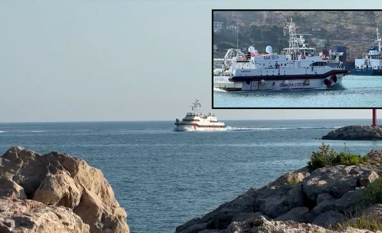 MARRËVESHJA ME ITALINË/ 15 emigrantë të dëbuar mbërrijnë në Shëngjin, pritet të transferohen në Gjadër