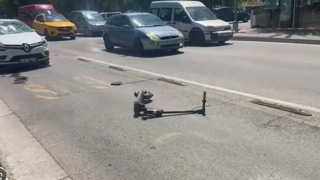 AKSIDENT ME MONOPATINË NË TIRANË/ Shoferi përplas me makinë një 17-vjeçar