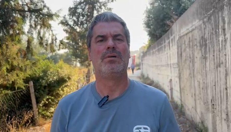 ZJARRI MASIV NË HOSHTIMË/ Kryebashkiaku Dredha: Dyshohet se flakët të kenë nisur nga varrezat e fshatit