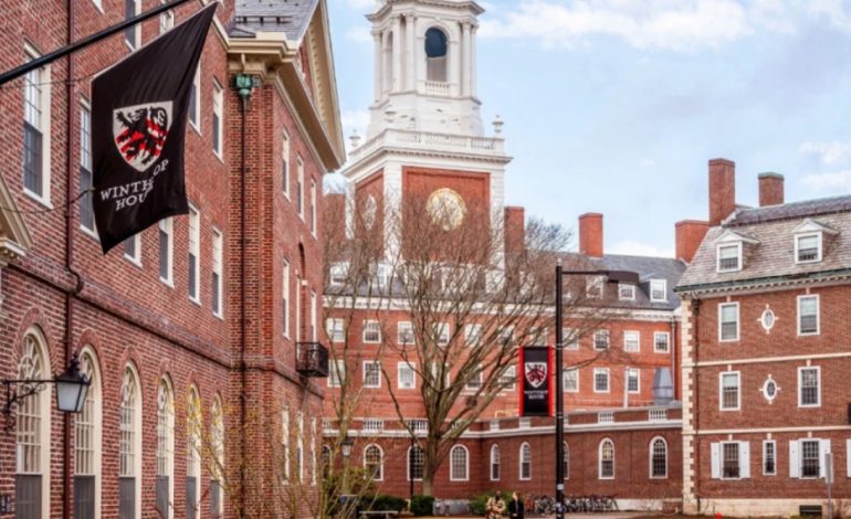 VIJON “LUFTA” TRUMP-HARVARD/ Shtëpia e Bardhë kërcënon me ndërprerjen e fondeve federale për universitetin
