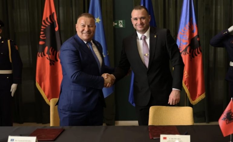 SEZONI TURISTIK/ Memorandum bashkëpunimi mes Shqipërisë dhe Kosovës për policimin rrugor