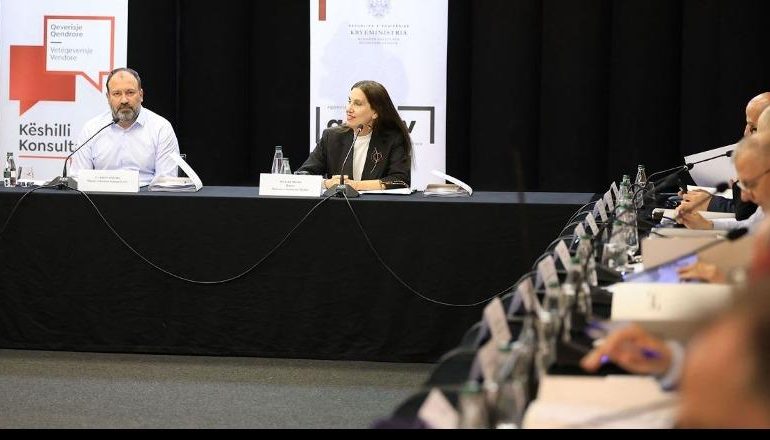 SEZONI VEROR/ Kumbaro dhe Mazniku japin porositë për institucionet dhe bashkitë, fokus pastërtia dhe menaxhimi i bregdetit