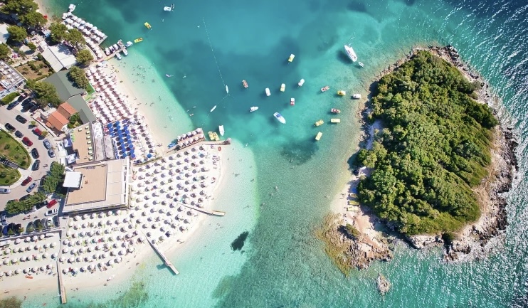 SHIFRA REKORD/ Media britanike: Shqipëria përgatitet të presë 30 milionë turistë deri…