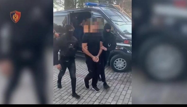 GODITJA E GRUPEVE KRIMINALE TË TRAFIKUT TË DROGËS/ Dalin pamjet e operacionit, momenti i arrestimit të 9 trafikantëve (VIDEO)