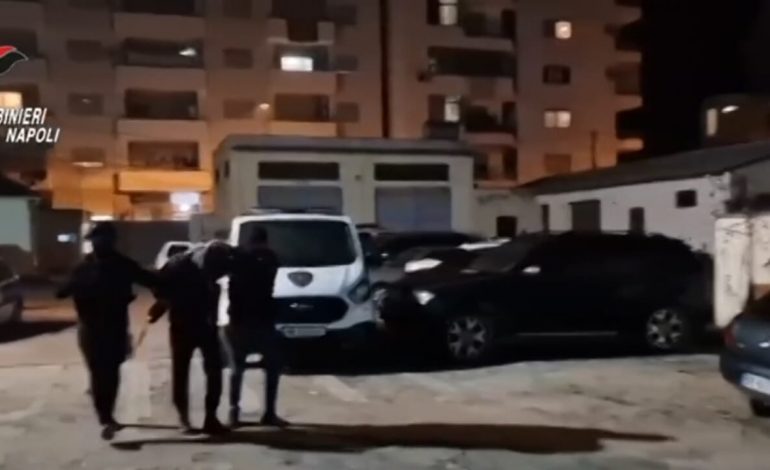 EMRI/ I kërkuar ndërkombëtar për trafik droge, autoritetet shqiptare ekstradojnë 37-vjeçarin në Itali