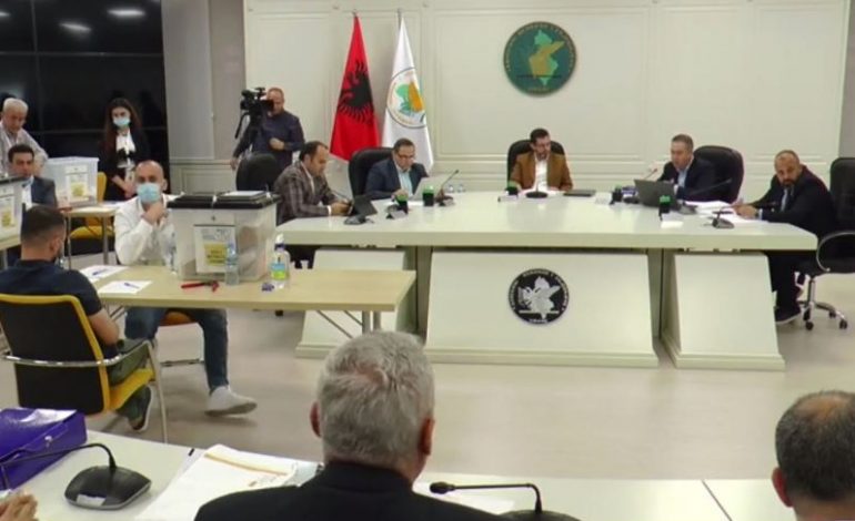 11 MAJI/ KAS vendos hapjen e 229 kutive të materialeve zgjedhore të Qarkut Vlorë