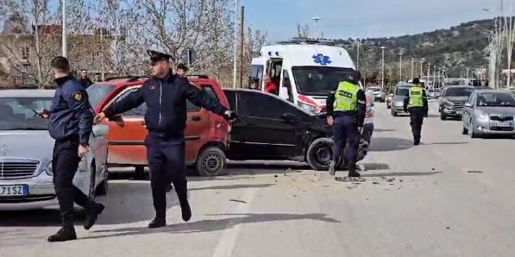 AKSIDENT I RËNDË NË BURREL/ Plagosen katër persona, detajet nga ngjarja
