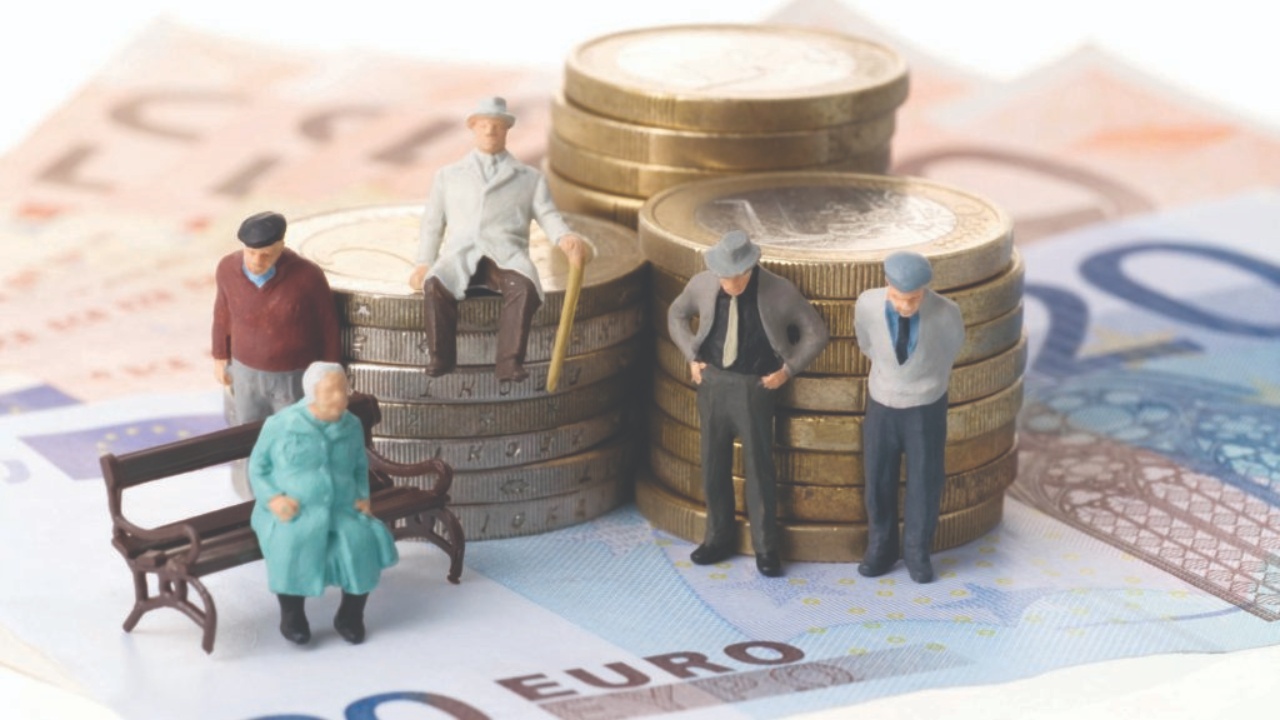 SHIFRAT/ Plani i qeverisë: Ja sa do rriten pensionet! Ndihmë të veçantë për të moshuarit e vetmuar
