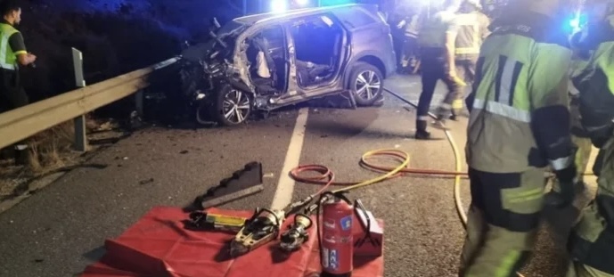 TRAGJIKE/ Tre shqiptarë grabisin farmacinë, aksidentohen me policin dhe NDËRROJNË JETË të katërt…