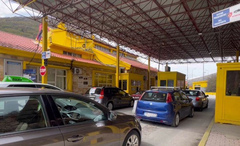 AMP KONTROLLE NË KAPSHTICË/ Ggjenden rreth 6 kg drogë! Dyshohet për përfshirje të efektivëve të policisë