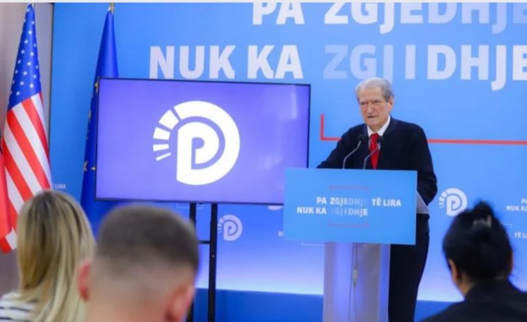 RESTAURIMI NË BURGUN E SPAÇIT/ Berisha: Duan të shuajnë gjurmët e xhelatëve të diktaturës