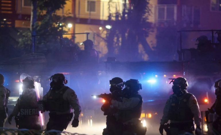 TRAZIRA NË LOS ANGELES/ Trump urdhëron ndërhyrjen e Gardës Kombëtare