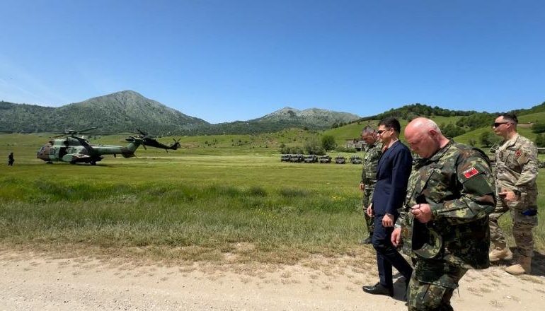 PËRMBYLLET STËRVITJA “DEFENDER 2025″/ / Ministri Vengu nga Biza u shpreh mirënjohjen Forcave të Armatosura