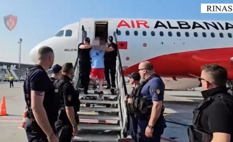 PUBLIKOHEN PAMJET/ Momenti kur mbërrin në Shqipëri vëllai i Nuredin Dumanit, u arrestua në Dubai