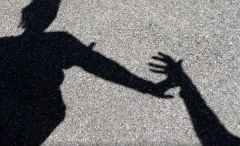 SHOKUESE NË ITALI/ Shkoi për të kontrolluar shtëpinë që po rinovohej, 24-vjeçarja përdhunohet përpara syve të djalit nga një egjiptian