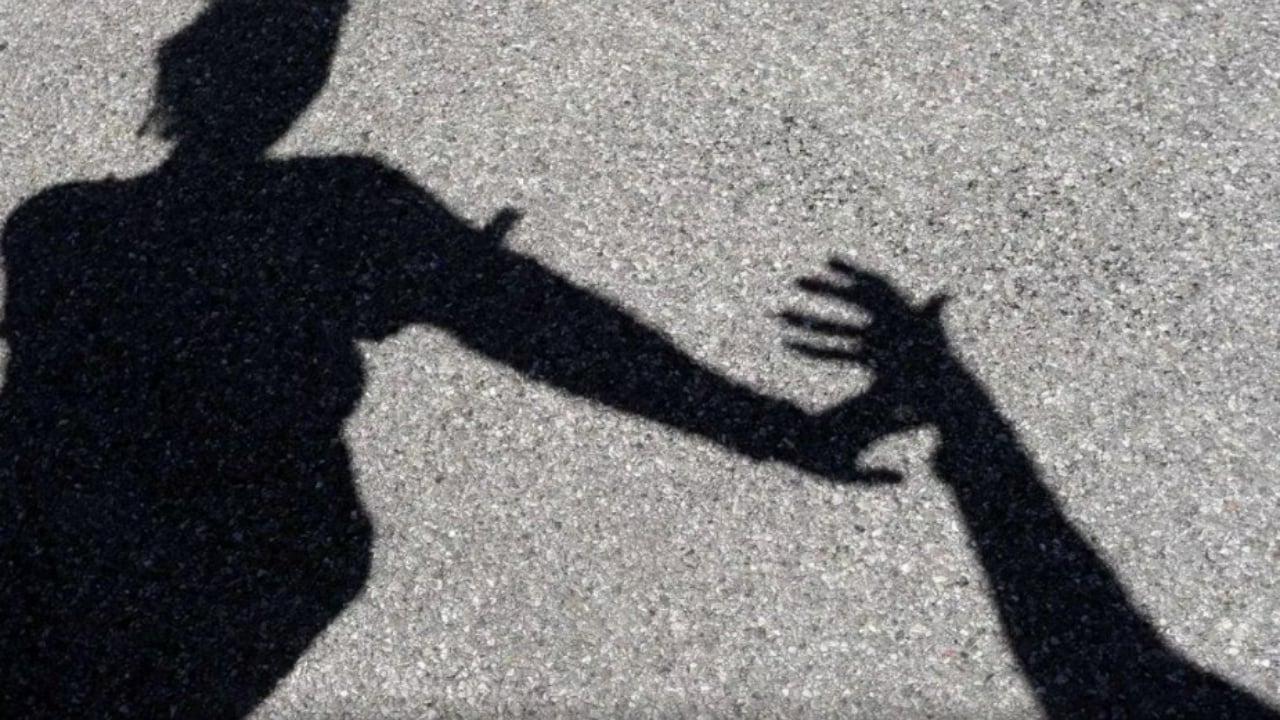 SHOKUESE NË ITALI/ Shkoi për të kontrolluar shtëpinë që po rinovohej, 24-vjeçarja përdhunohet përpara syve të djalit nga një egjiptian
