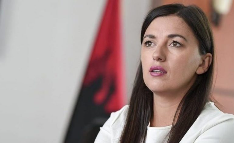 NGËRÇI POLITIK NË KOSOVË/ Albulena Haxhiu: S’ka pushime verore pa konstituimin e Kuvendit. Gjithçka zgjidhet nëse opozita…