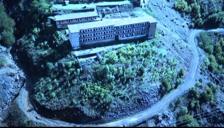 “SPAÇ 1973, MARTIRËT E LIRISË”/ Shfaqet premierë dokumentari! Filmi, homazh për pjesëmarrësit dhe të vrarët në revoltë