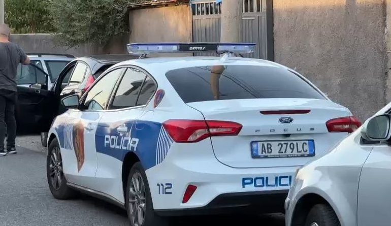 “DJALI YT ME KA PARA BORXH”/ I vuri zjarrin banesës së një gruaje, arrestohet 27-vjeçari nga Fieri