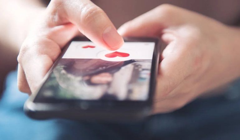 MBLESËRI ONLINE? Krijohen në Tiranë zyra ku paguhet për të njohur dikë, pagesa deri në 300 euro