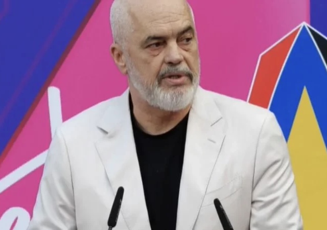 “KEMI SKUADËR TË RE”/ Rama në ditëlindjen e 34-t të PS: Deputetët e rinj, si asnjëherë tjetër…