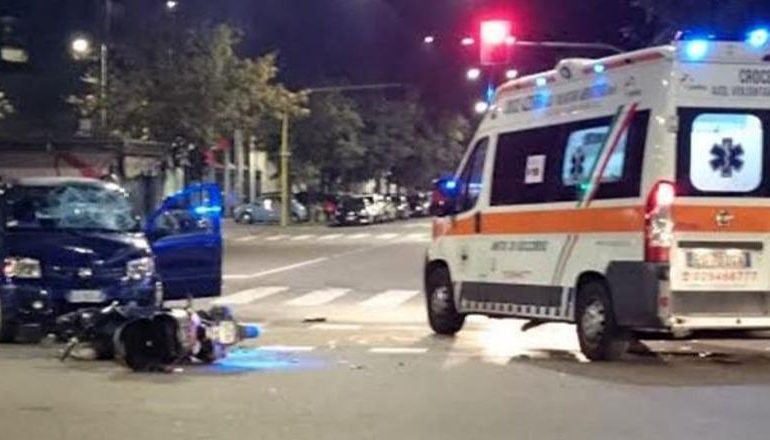 E RËNDË NË ITALI/ Po lëvizte me motoçikletë, shqiptari përplaset me makinën! Ndërron jetë