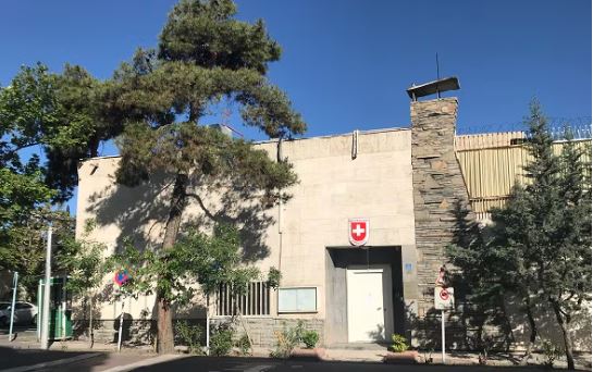 KONFLIKTI IZRAEL-IRAN/ Zvicra mbyll përkohësisht ambasadën në Teheran