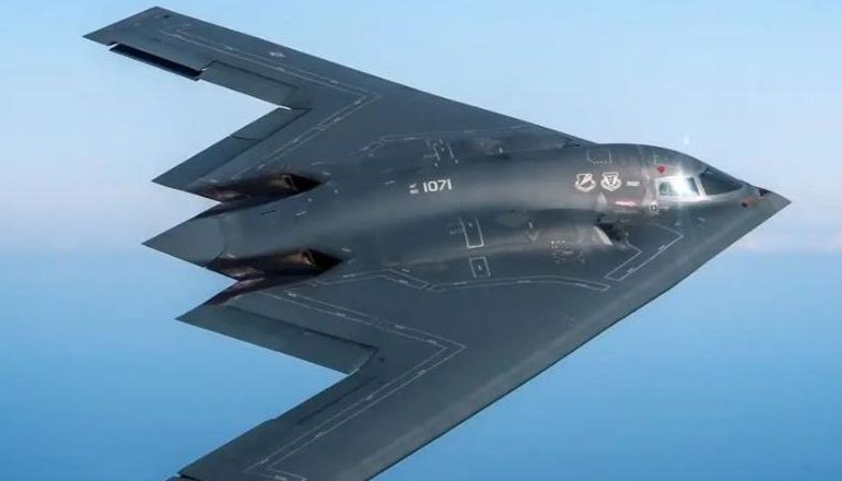 SHBA NIS LËVZJET? Bombarduesit B-2 zhvendosen, në pritje të vendimit të Trump për luftën në Iran
