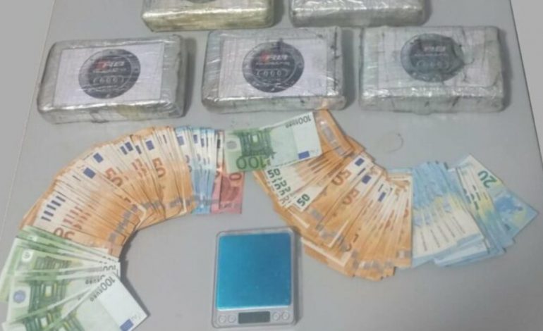 6 KG KOKAINË TË FSHEHUR NË MAKINË/ Arrestohet 31-vjeçari shqiptar! Sekuestrohen mijëra euro