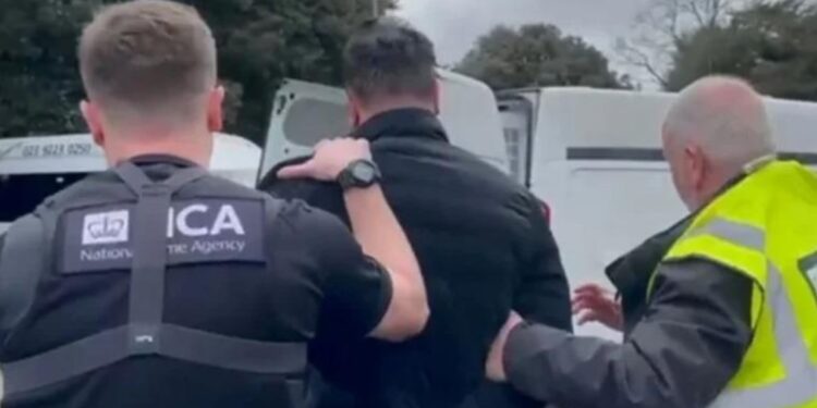 POROSITI LAERT HAXHIU KUNDREJT PAGESËS PËR VRASJE NË SHQIPËRI/ Si qëndroi për katër vite i lirë në Britani Lorenc Lala