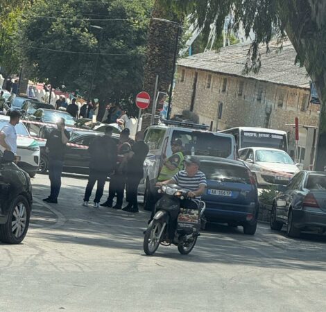 DETAJET NGA PLAGOSJA NË TIRANË/ Kush është i lënduari, u godit me thikë në parakrah
