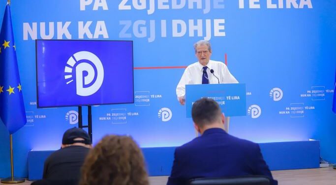“VIJON LUFTA E PD PËR VOTËN E LIRË”/ Berisha: Sot paraqitëm në PPE, videon që shokoi audiencën