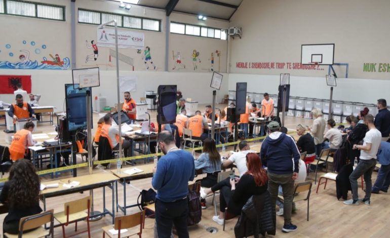 ZGJEDHJET E 11 MAJIT/ Përfundon procesi i rinumërimit për qarkun e Tiranës, ja sa vota humbën partitë e mëdha