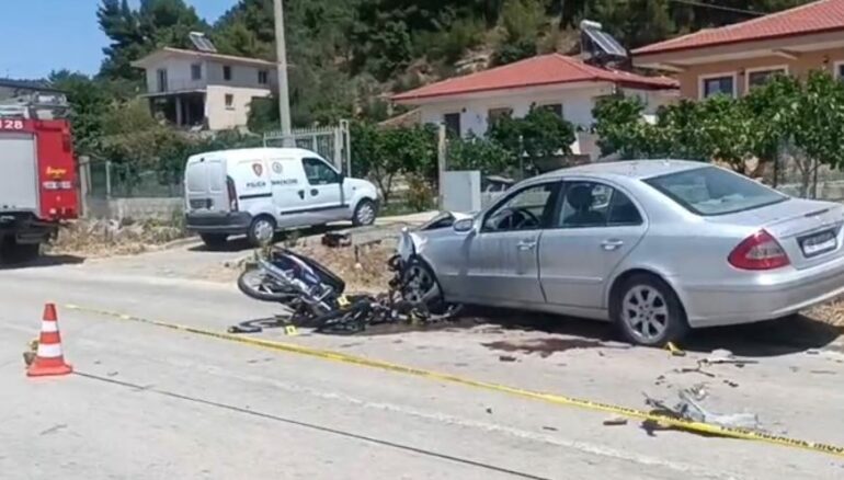 AKSIDENT TRAGJIK NË DIVJAKË/ Humb jetën 15-vjeçari me motoçikletë