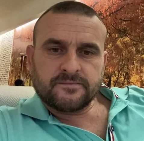 PUBLIKOHET FOTO/ Ky është babai mostër që akuzohet se abuzonte seksualisht me vajzën e mitur prej 7 vitesh: Ka ndodhur vetëm një herë…