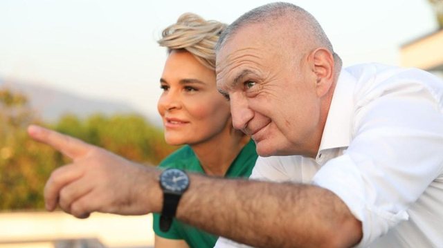 “ORGANIZATË KRIMINALE…”/ Meta reagon ashpër ndaj SPAK: Është i obsesuar të më mbajë të lidhur me Monikën