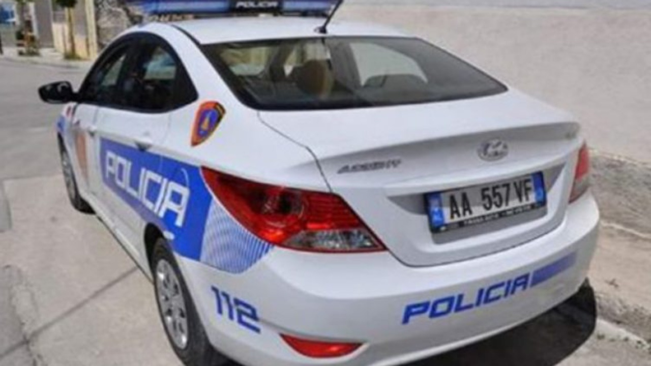 POLICIA AKSION NË MES TË TIRANËS/ Ndjek makinën, përfundon në pranga shoferi