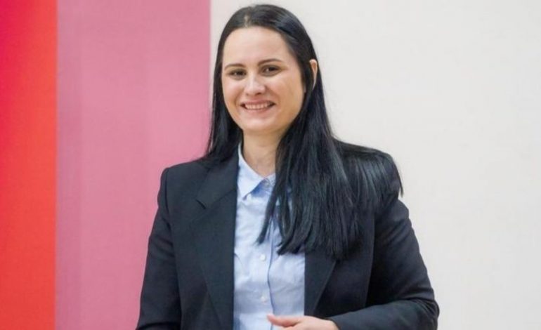 PROFILI/ Kush është deputetja që i mori mandatin Zegjine Çaushit?
