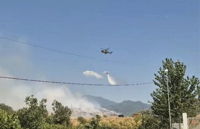 ZJARRI NË LANDFILLIN NË ELBASAN/ Në flakë prej tre ditësh, nis ndërhyrja nga ajri