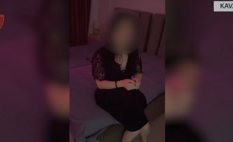 200 EURO KUNDREJT SHËRBIMEVE SEKSUALE/ Zbulohet qendër prostitucioni në Kavajë, arrestohen dy shtetaset kineze, e pësojnë edhe 6 klientët shqiptarë