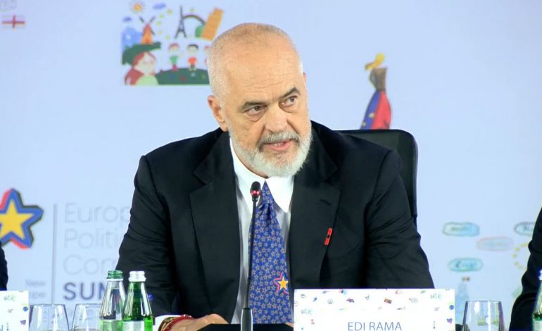 “S’KA MË TOKË E XANUN…”/ Rama sërish sot thirrje për bizneset, publikon fotot nga “21 dhjetori”
