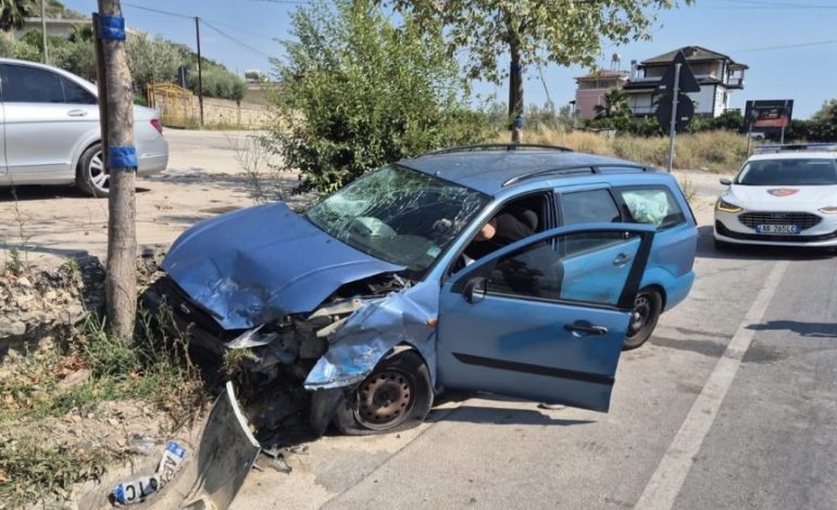 FOTOLAJM/ Aksident në aksin Sarandë–Delvinë. Përplasen dy makina, 4 të plagosur