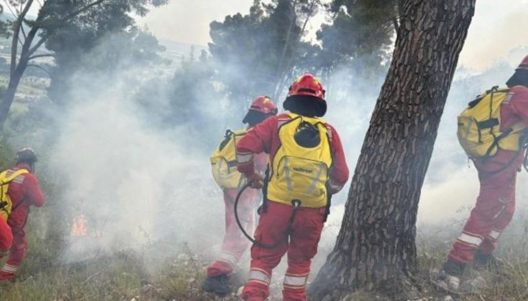 SITUATA E ZJARREVE NË VEND/ Ministria e Mbrojtjes: 24 vatra në 24 orët e fundit, 6 janë ende aktive! Rrezik i lartë në disa qarqe
