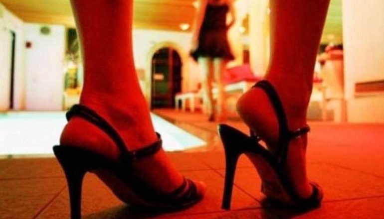 DROGË DHE PROSTITUCION/ Arrestohen dy të huaja në Tiranë dhe klienti i tyre shqiptar
