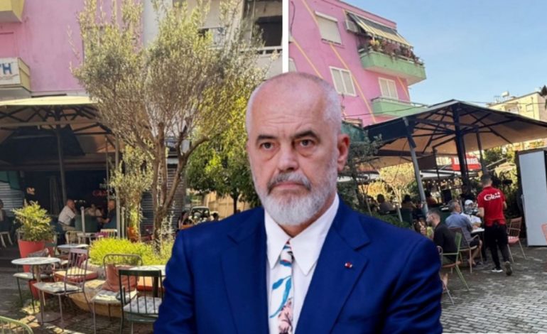 ZAPTIMI I HAPËSIRAVE PUBLIKE/ Rama nuk i “ndahet” Vlorës: Koha për të çliruar trotuaret nga barrikadat