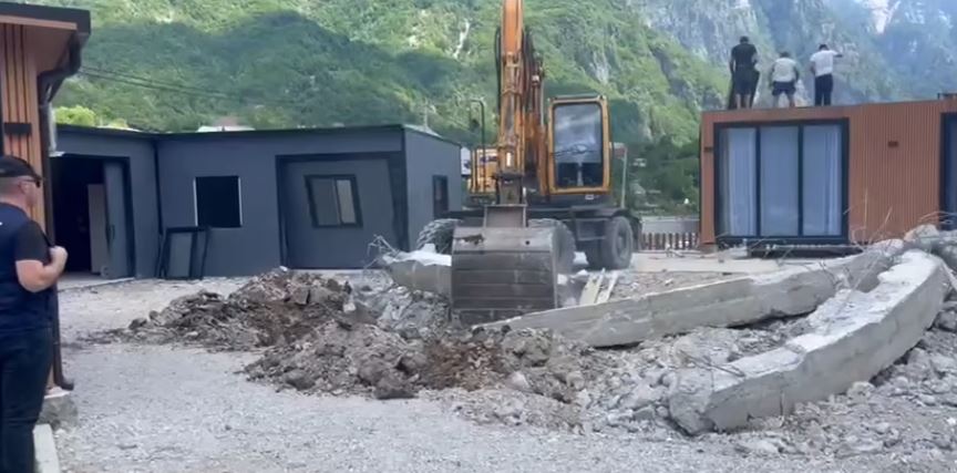 NDËRTIMI PA LEJE NË THETH/ Rama denoncon prokuroren: Elsa Gjeli nuk nisi hetim për ndërtim pa leje