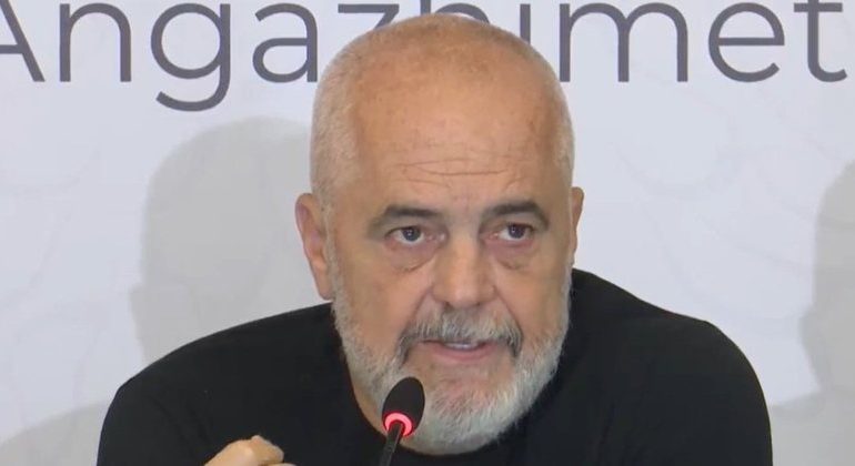 “MERRNI SHEMBULL”/ Rama lavdëron vetëm një Bashki: Shkoni me vrap dhe mësoni